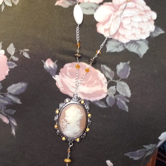 Cameo Necklace - Picture 1 of 5
